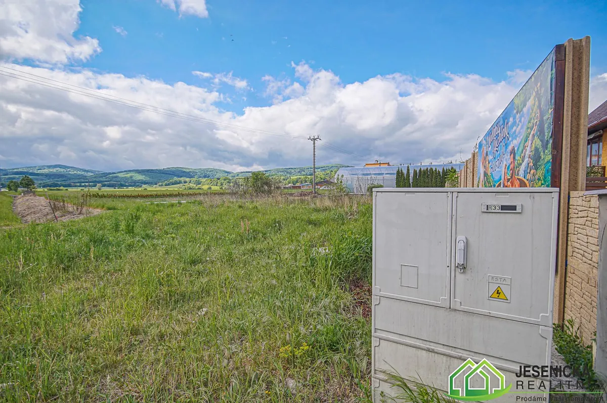 Prodej stavebního pozemku 748 m²